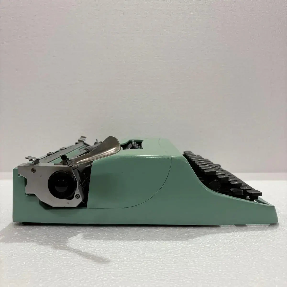 Olivetti Lettera 32 Typewriter