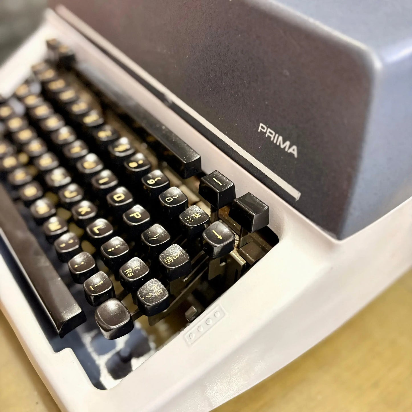 Godrej Prima English Handwriting Print Typewriter