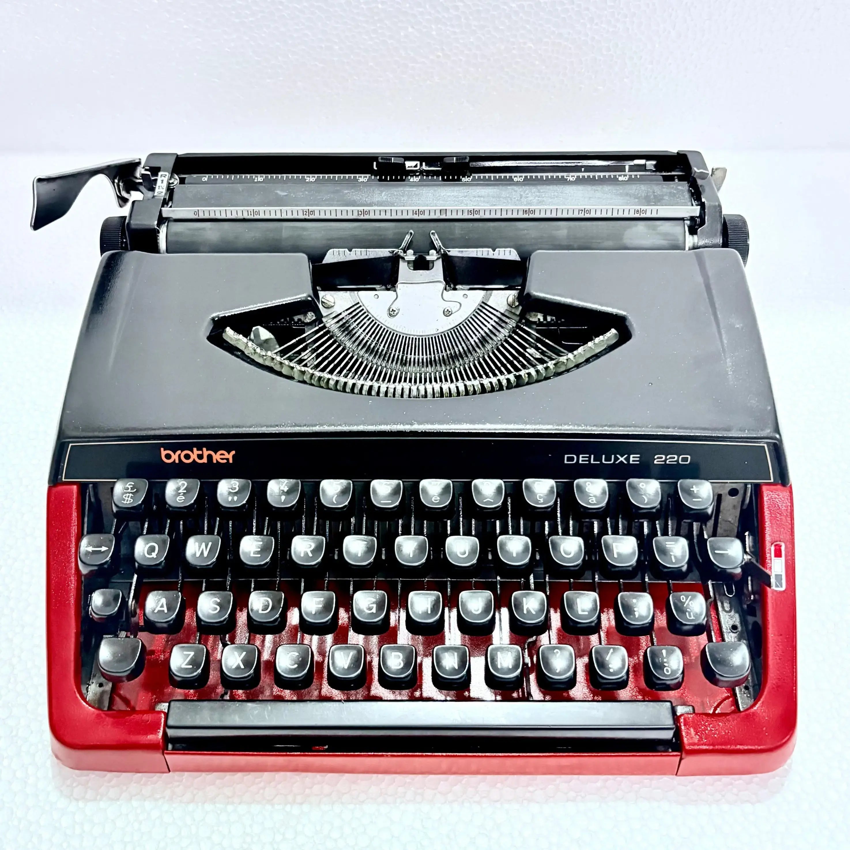 希少✨Typewriter Brother Deluxe 220 タイプライター 1_6b2ae7ca-78de-4e77-9225-