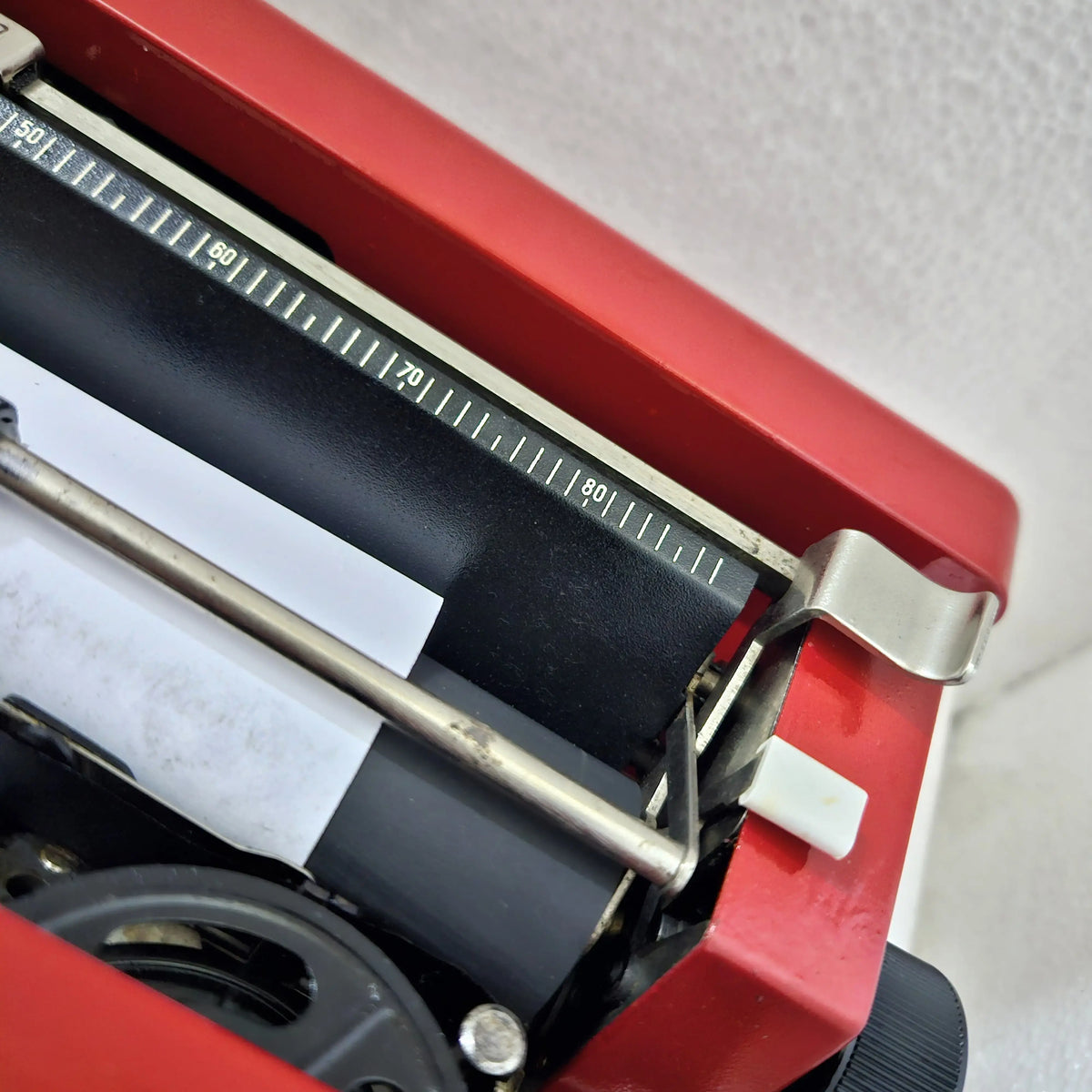 Olivetti Lettera 25 Typewriter Valentino Red