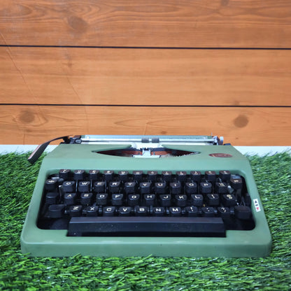 Kofa 100 English Typewriter