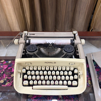 Royal Safari Portable Typewriter