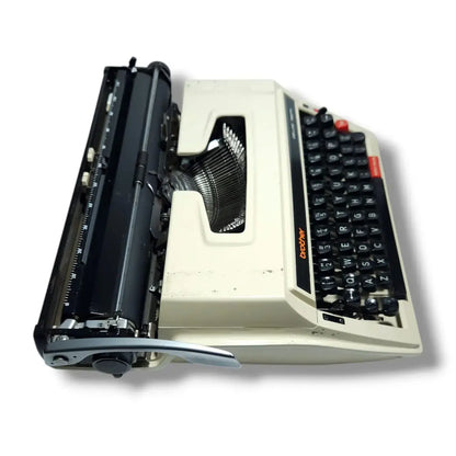 Brother Deluxe 762 Tr Typewriter