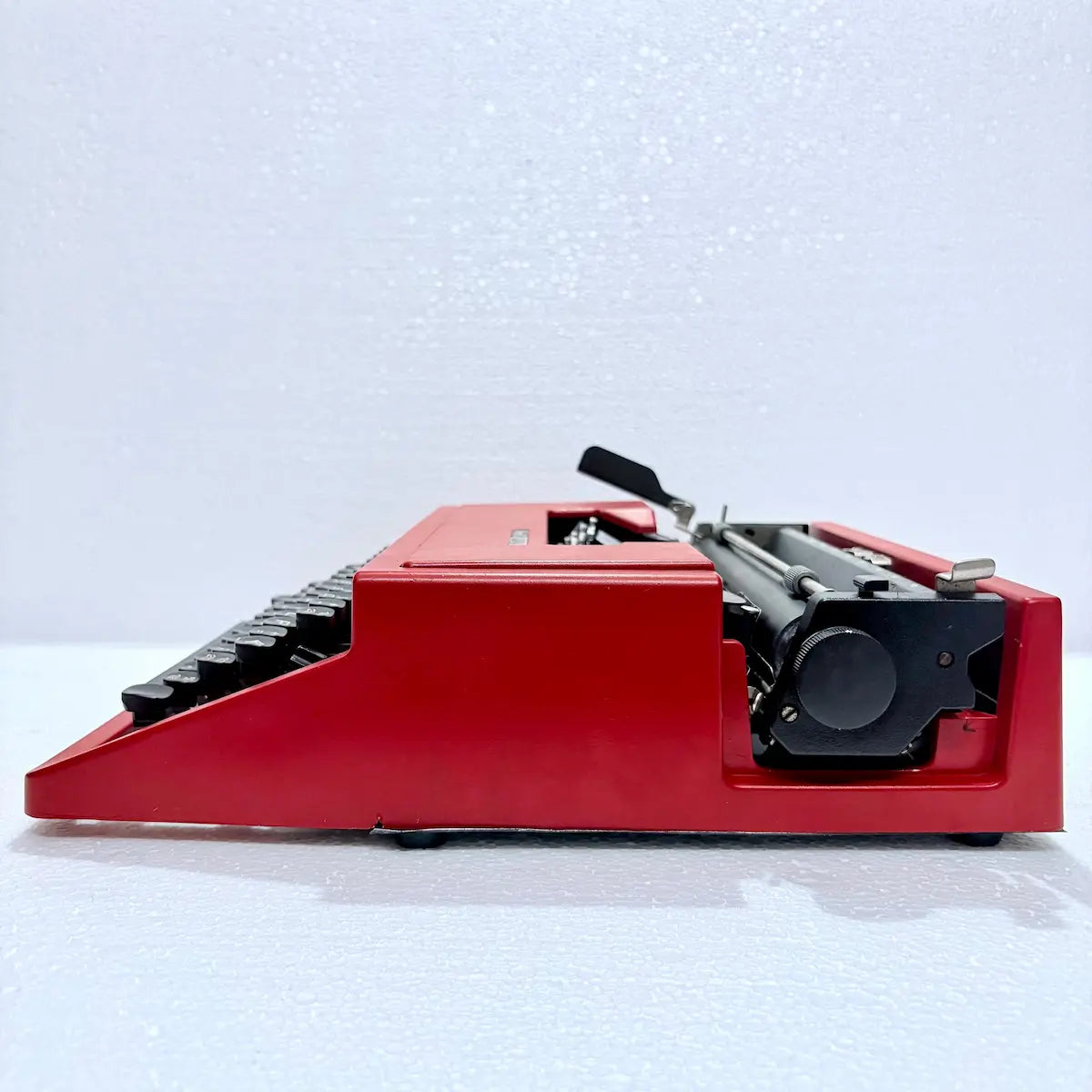 Italian vintage typewriter Olivetti Dora Carmine, red portable manual typing machine, RR Typewriter Mart India