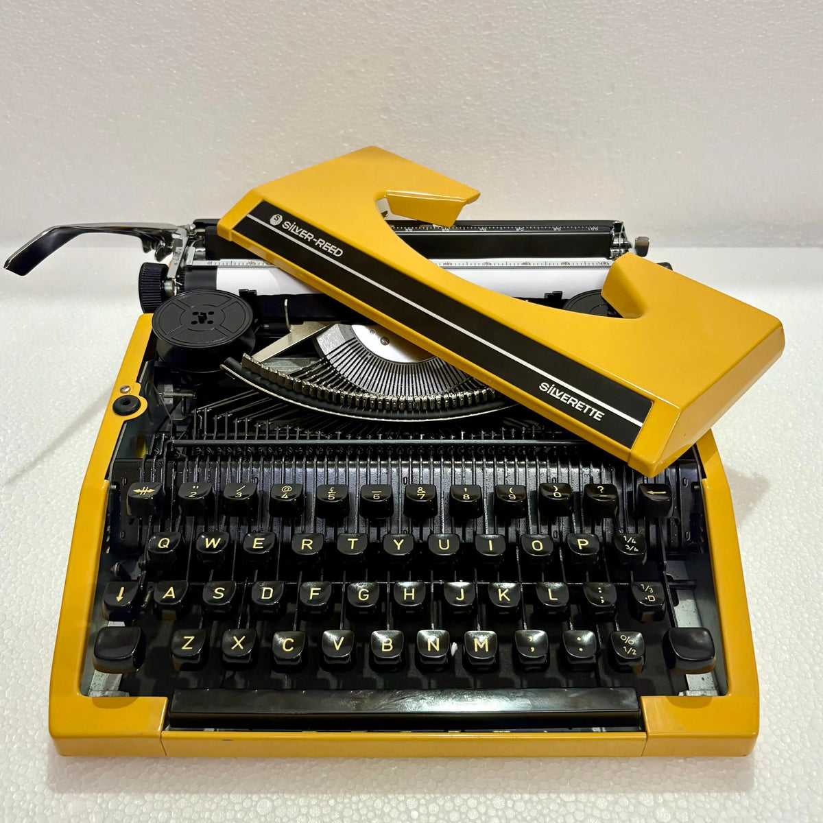Brand New Silvereed Silverette Typewriter