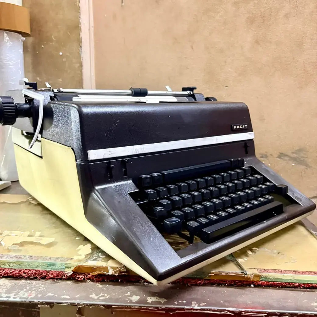 Facit Hindi Manual Typewriter Foolscap Size