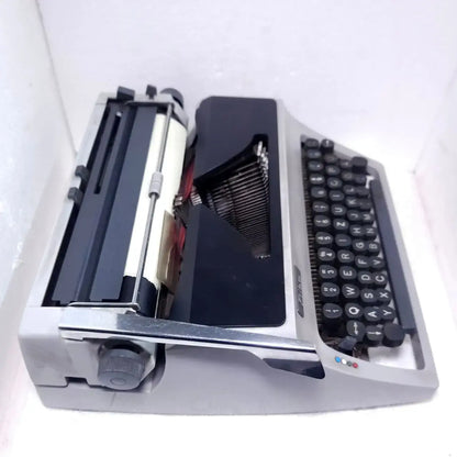 Erika Model 32 English Typewriter