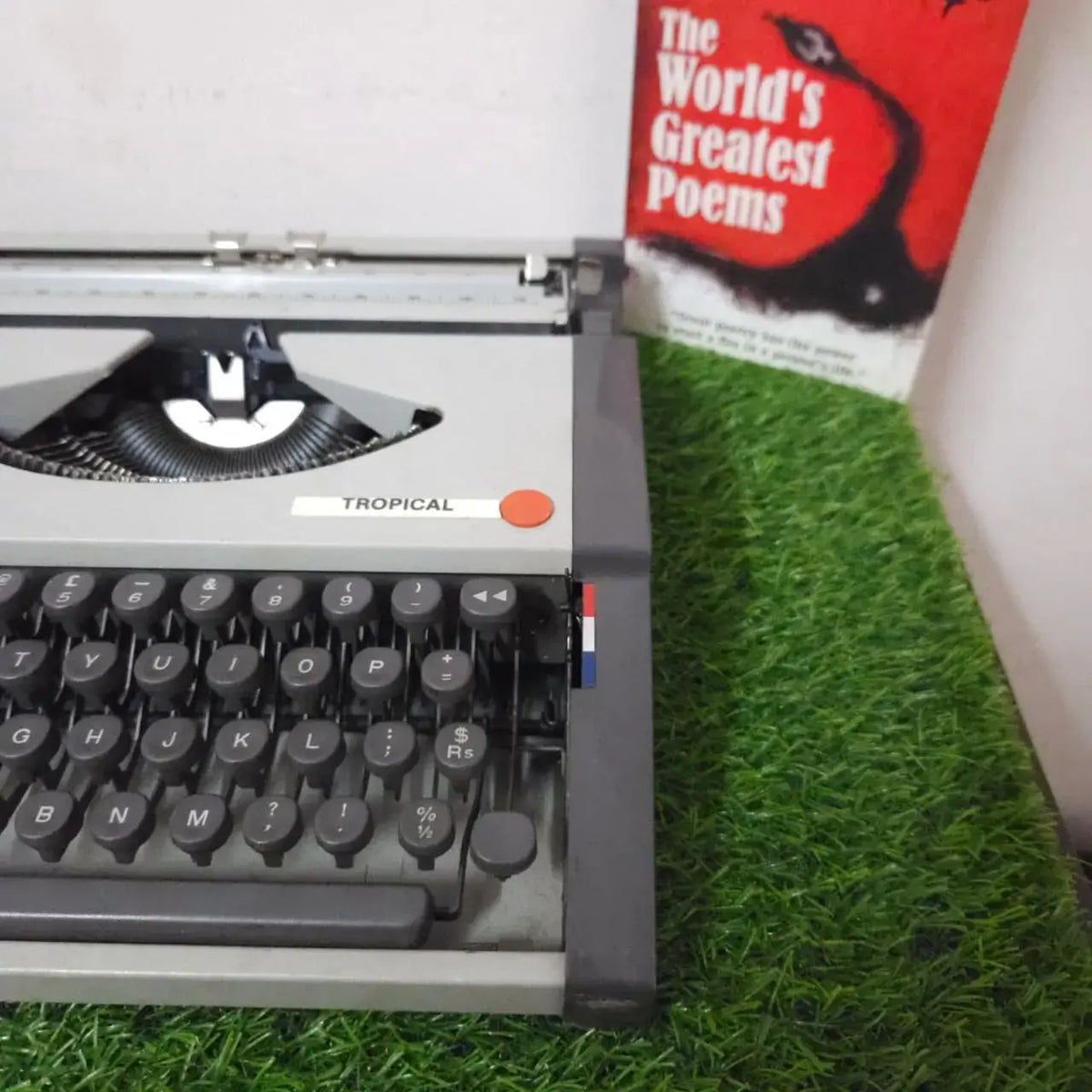 Olivetti Tropical English Typewriter