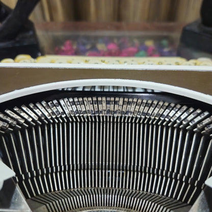Royal 200 Tabulation English Typewriter