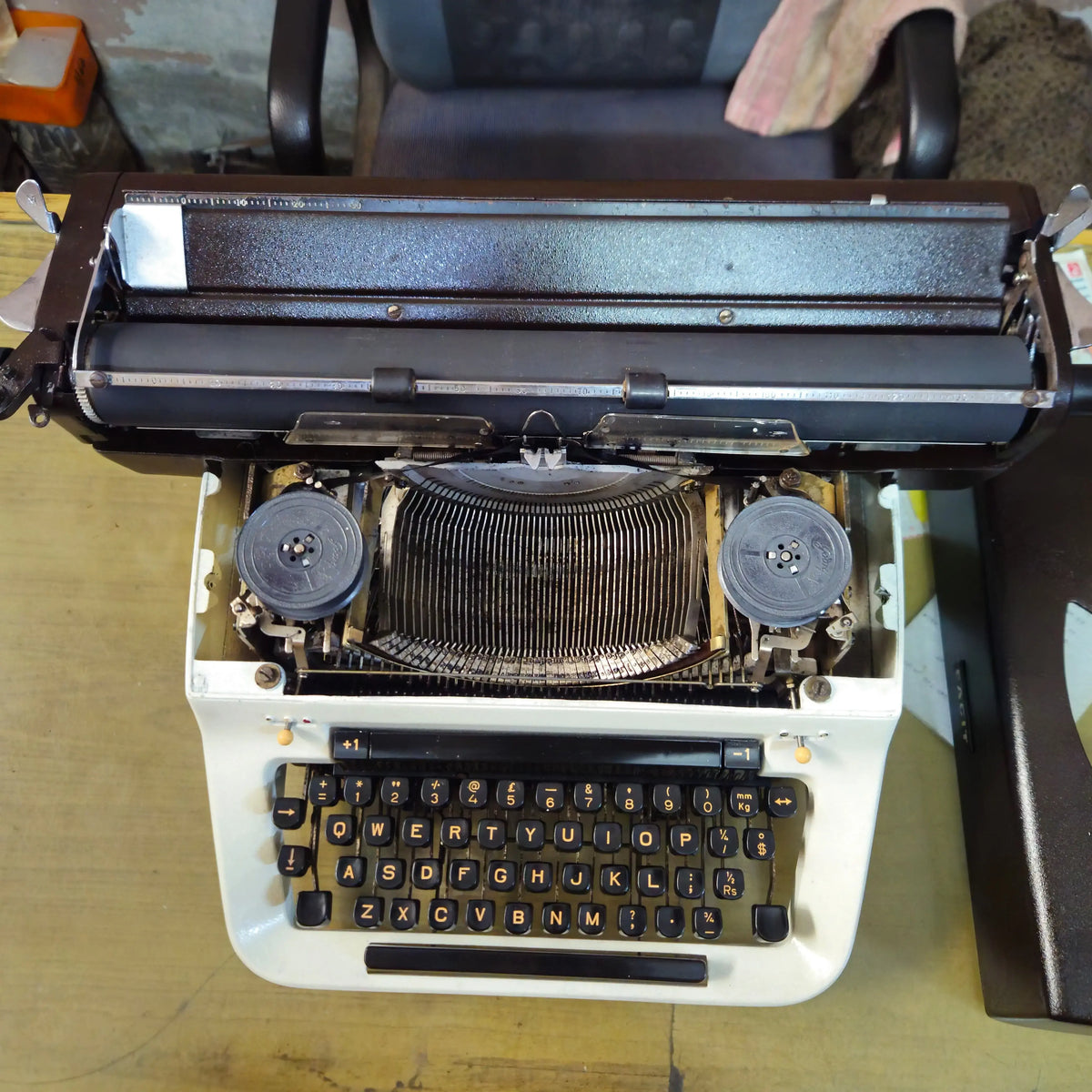 Facit 1720 English Manual Typewriter