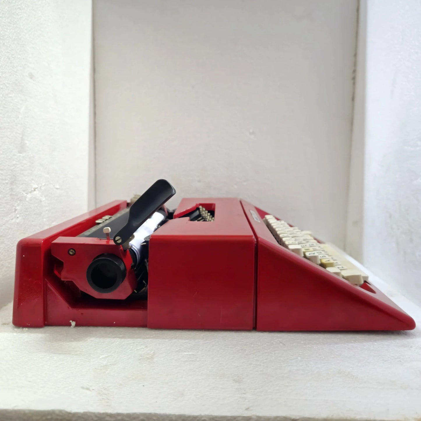 Olivetti Lettera 25 Typewriter Valentino Red