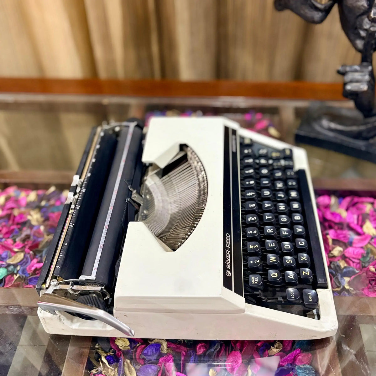 Silver Reed Silvertte English Portable Typewriter