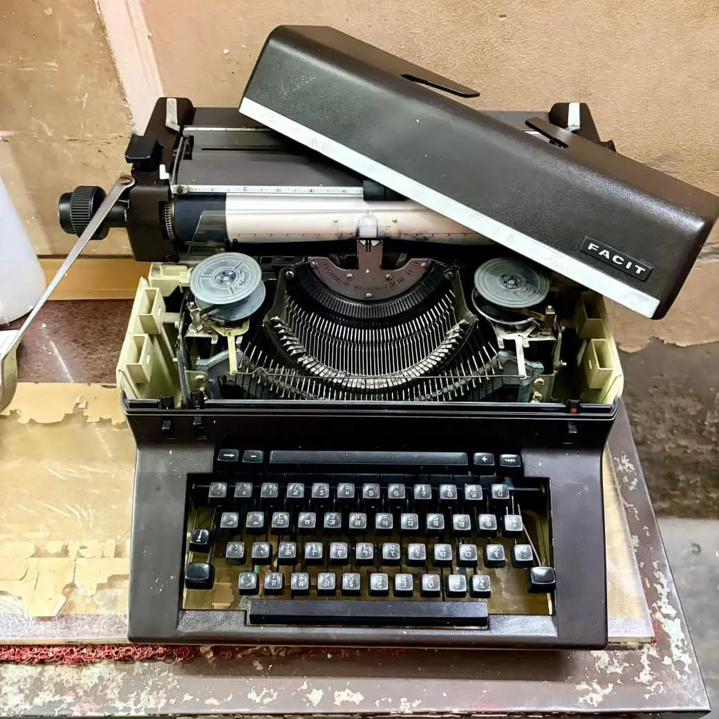 Facit Hindi Manual Typewriter Foolscap Size