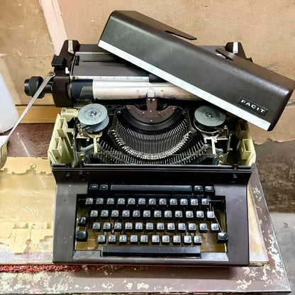 Facit Hindi Manual Typewriter Foolscap Size