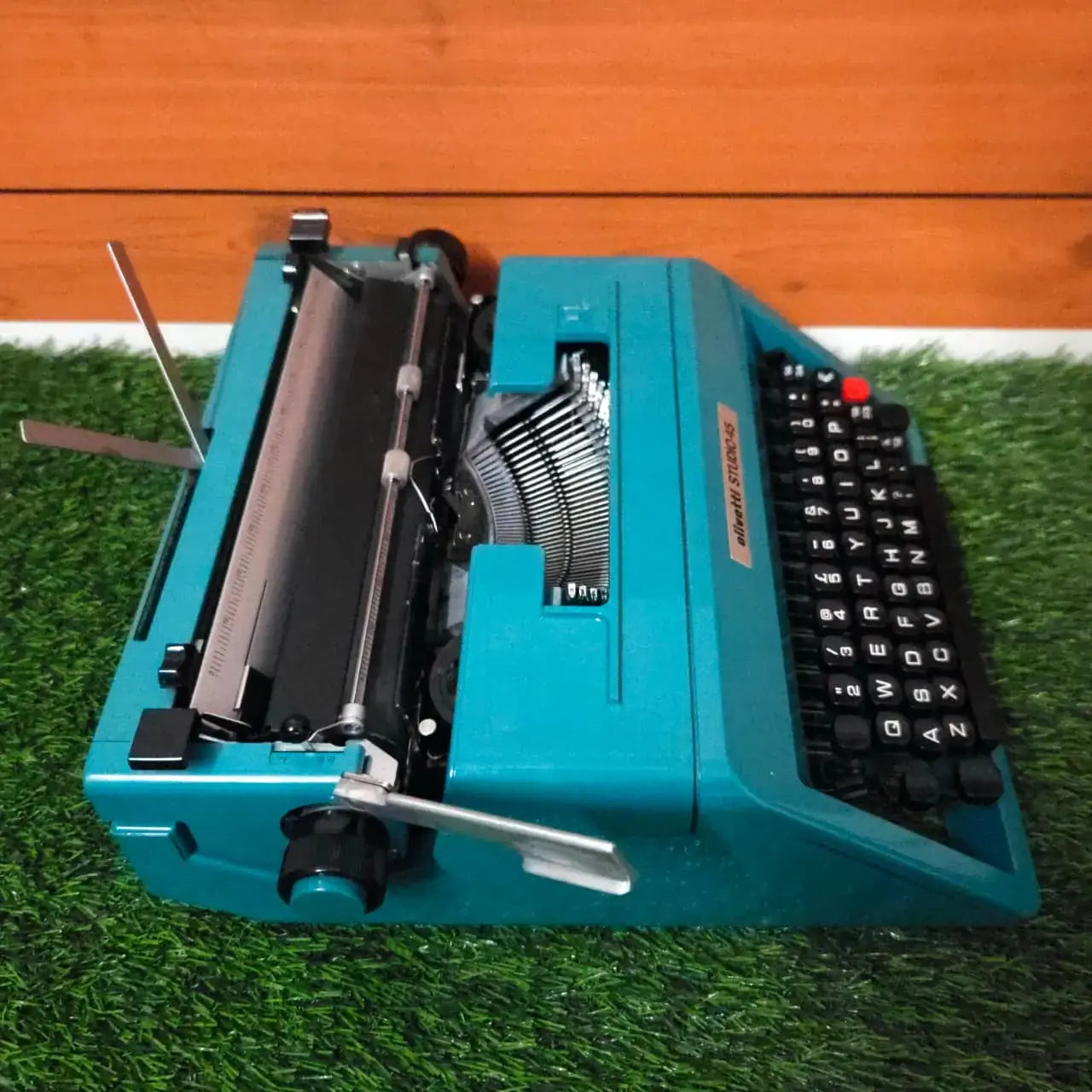 Olivetti Studio 45 Typewriter