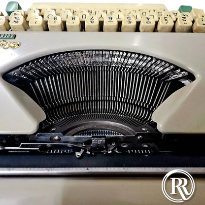 Olympia Splendid 33 Typewriter