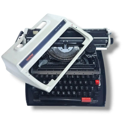 Brother Deluxe 1613 Typewriter