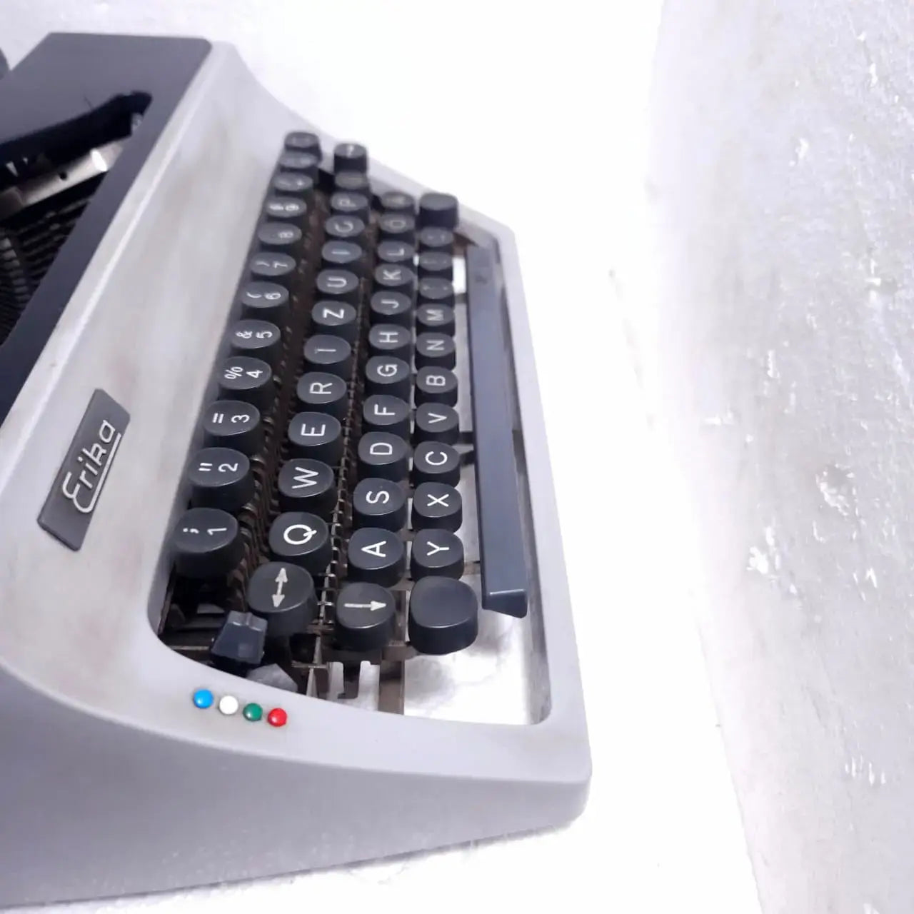 Erika Model 32 English Typewriter