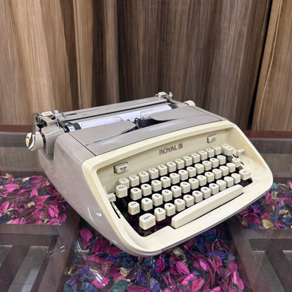Royal Safari Portable Typewriter