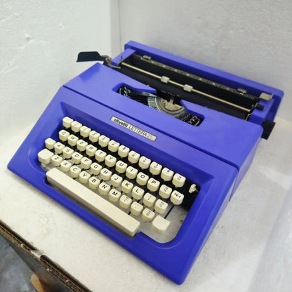 Olivetti Carbon Violet Lettera 25 Typewriter
