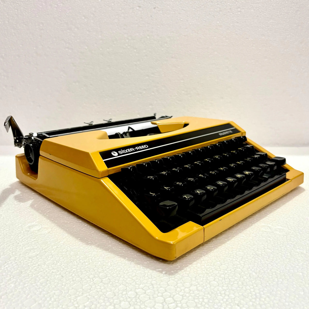 Brand New Silvereed Silverette Typewriter