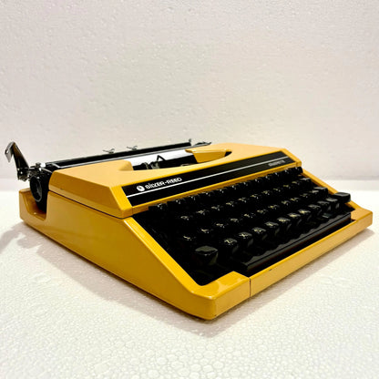 Brand New Silvereed Silverette Typewriter