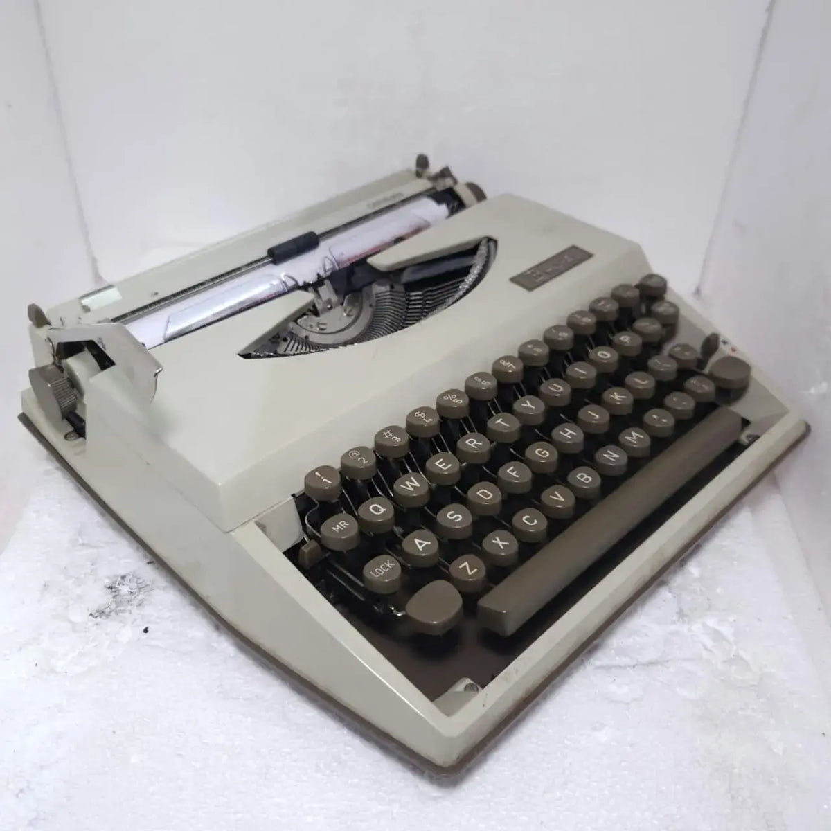 Royal Caravan Portable Typewriter