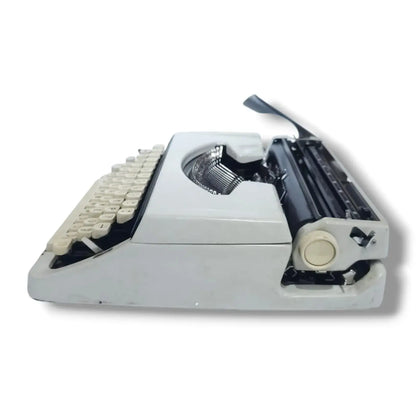 Brother Deluxe 900 Typewriter