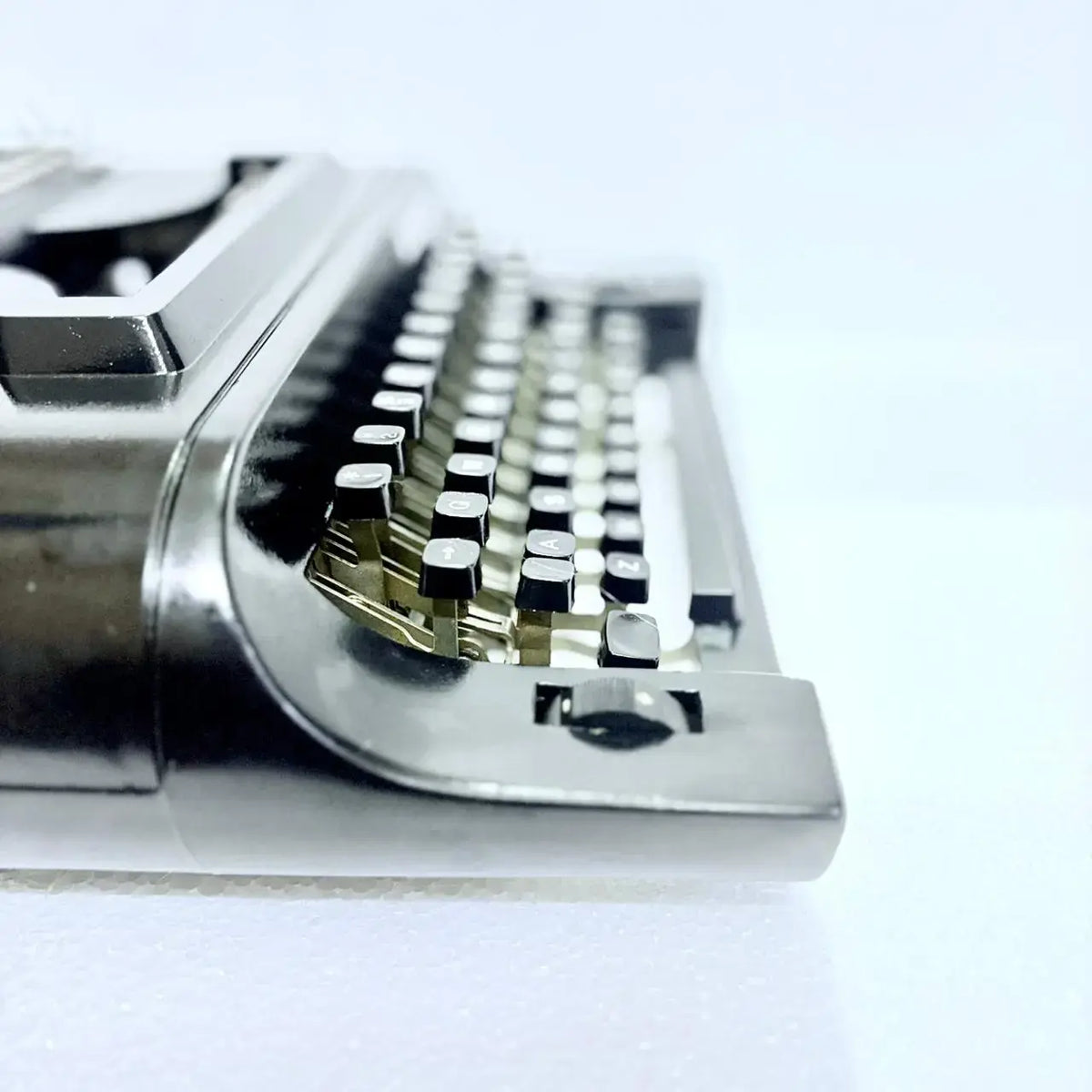 Remington 20 Obsidian Typewriter