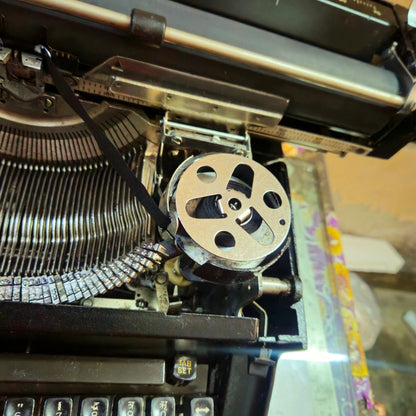 Remington 2000 Hindi Desktop Typewriter