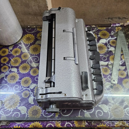 Perkins Braille Typewriter S E