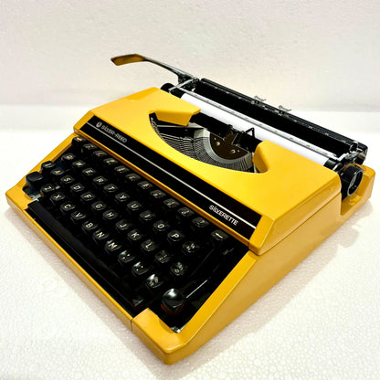 Brand New Silvereed Silverette Typewriter