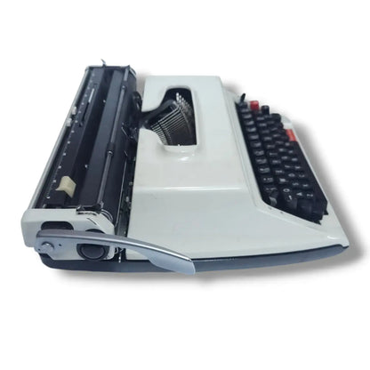 Brother Deluxe 1613 Typewriter