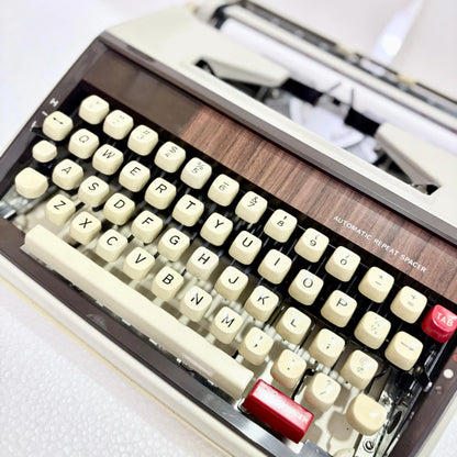 Brother Deluxe 1350 English Typewriter