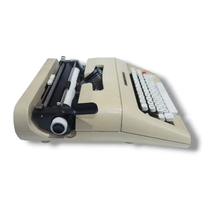 Olivetti Lettera 35 English Typewriter