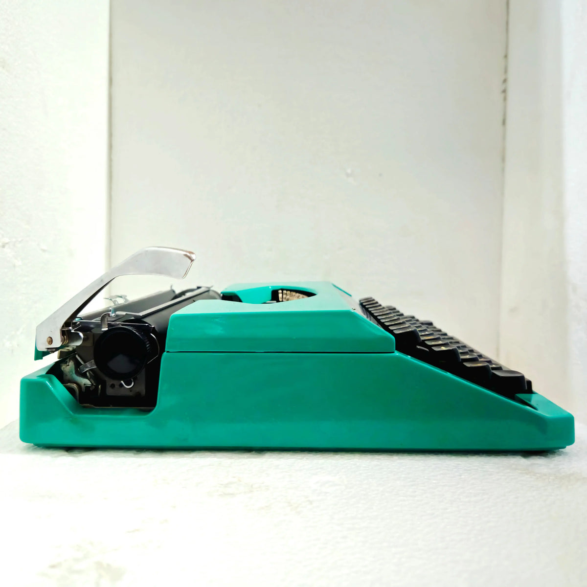 Silver Reed S R 200 Tropical Teal Typewriter
