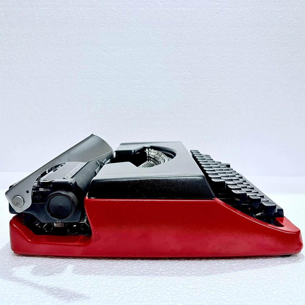 Brother Deluxe 220 Typewriter Inferno Red Edition