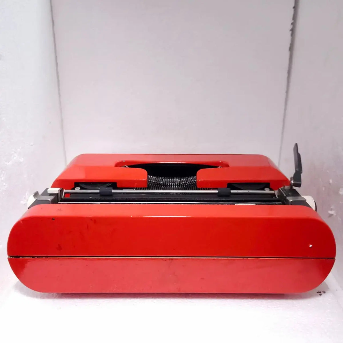 Olivetti Lettera 35 Typewriter Scarlet Red