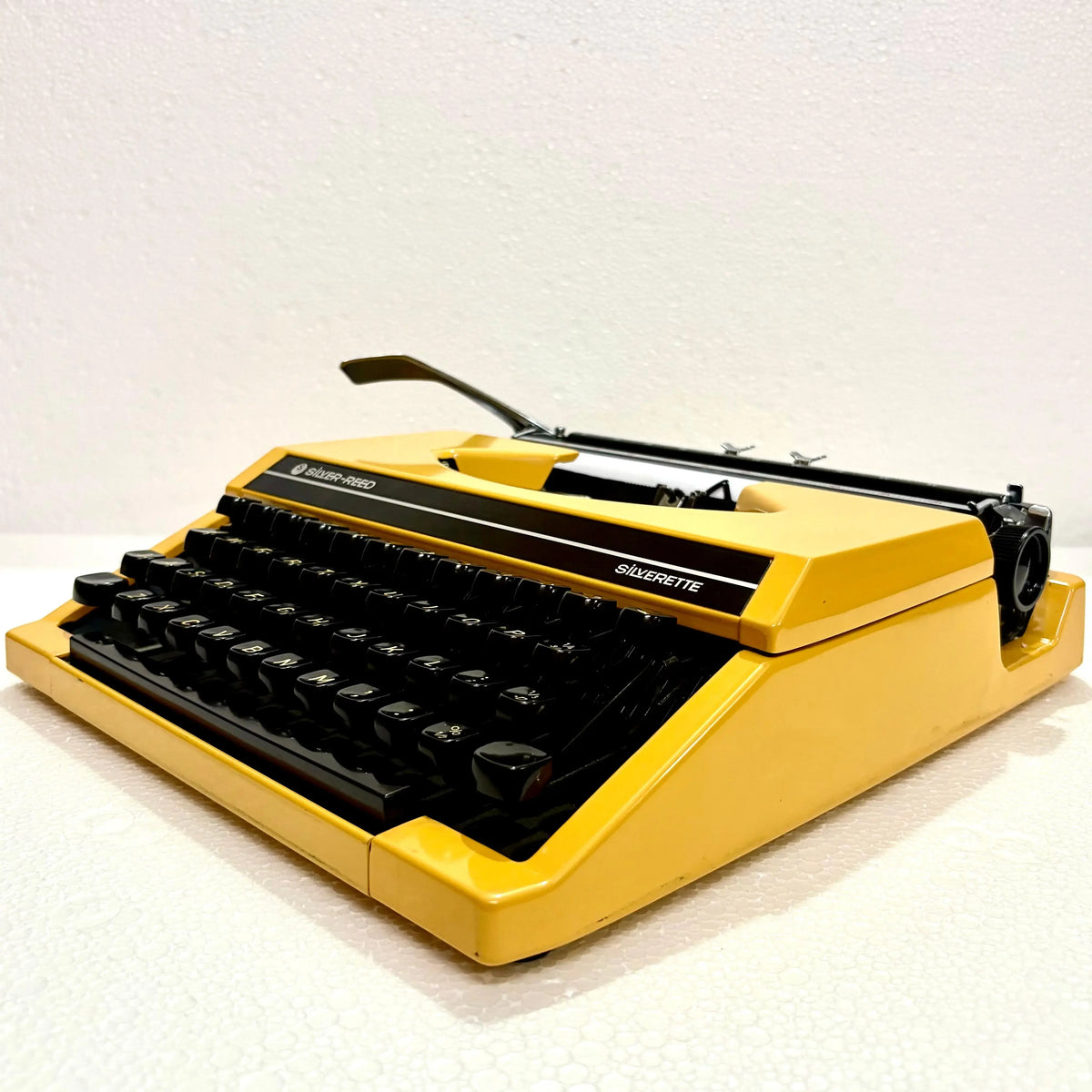 Brand New Silvereed Silverette Typewriter