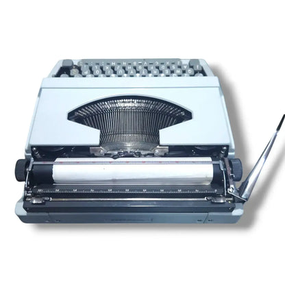 Silver Reed 100 Typewriter