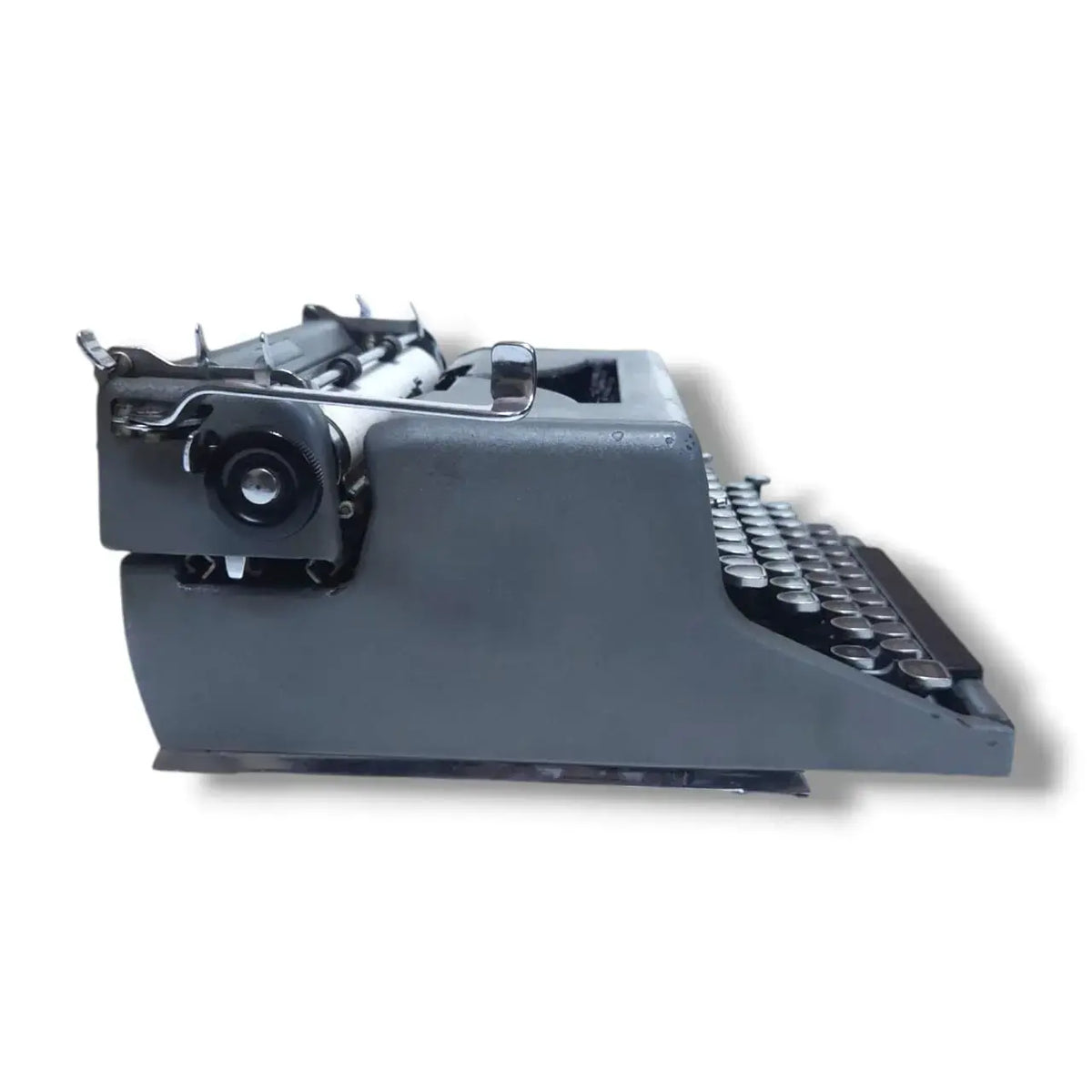 Side carriage detail of Royal portable typewriter – typewriter store RR Typewriter Mart India