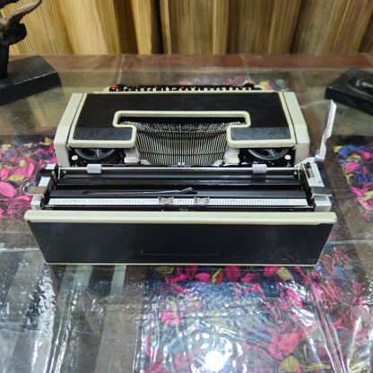 Olivetti Lettera Dl Typewriter