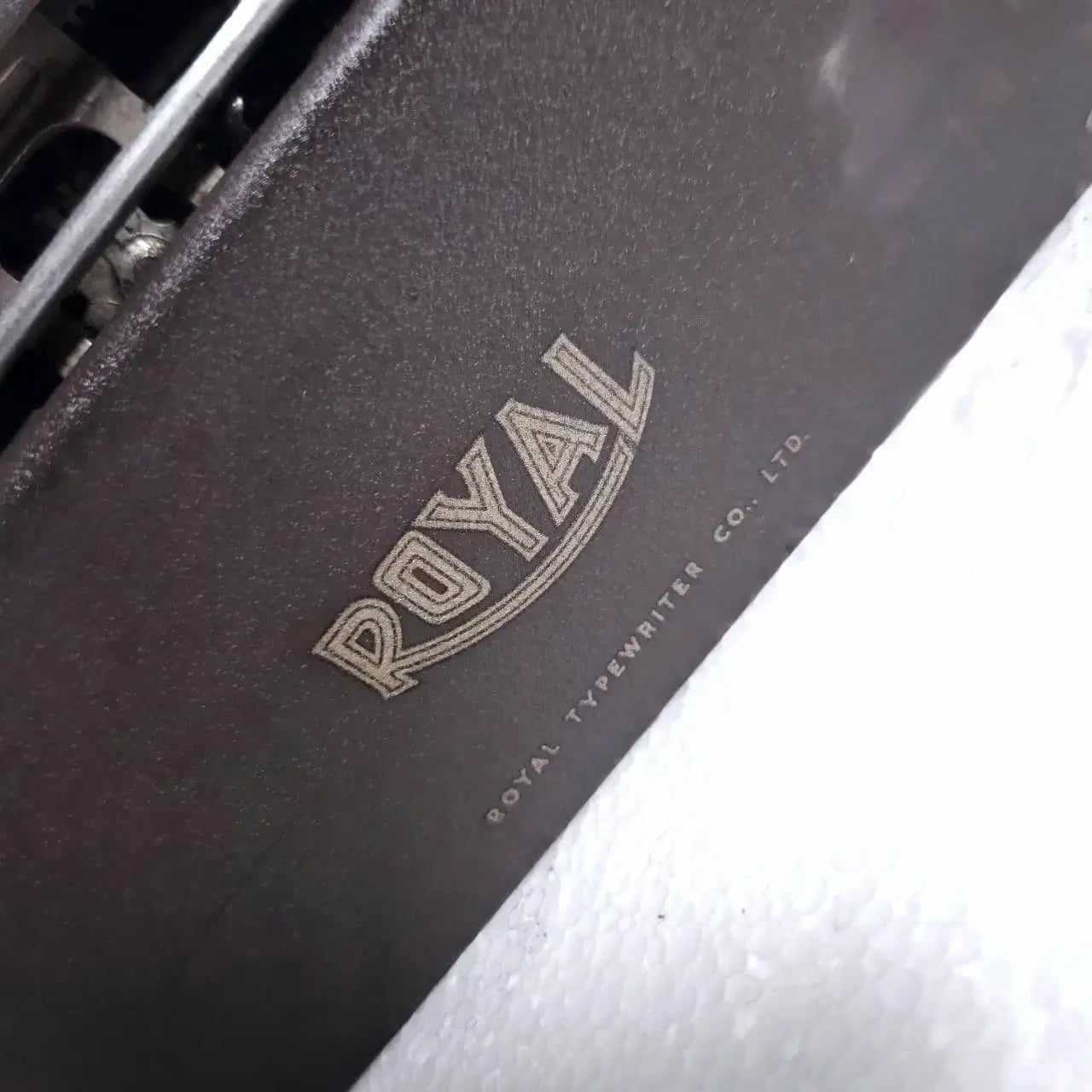 Royal Quiet De Luxe Typewriter