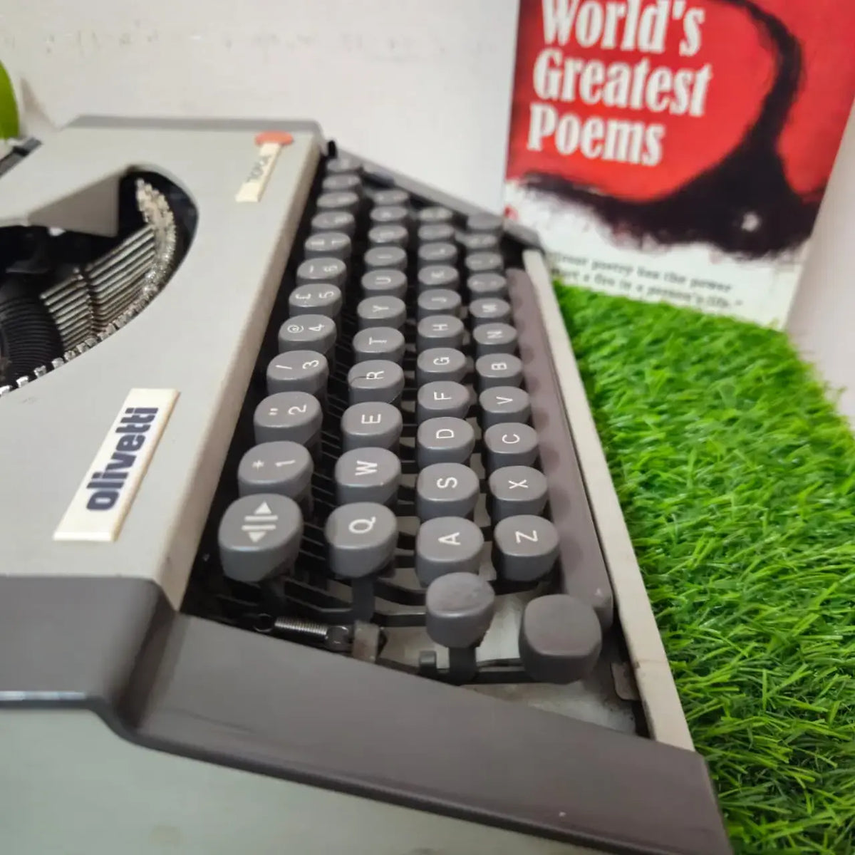 Olivetti Tropical English Typewriter