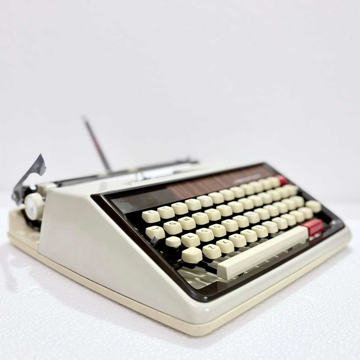 Brother Deluxe 1350 English Typewriter