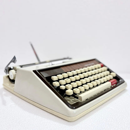 Brother Deluxe 1350 English Typewriter