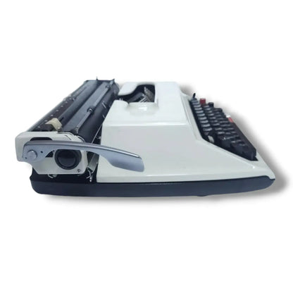 Brother Deluxe 1613 Typewriter