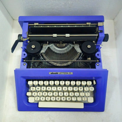 Olivetti Carbon Violet Lettera 25 Typewriter