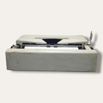 Olivetti Lettera 25 Porcelain White Typewriter