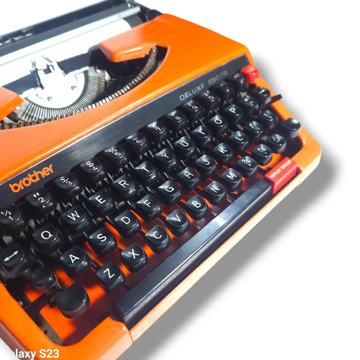 Brother Deluxe 250 T R Typewriter
